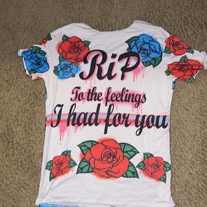 Fashion nova over size tee shirt size medium